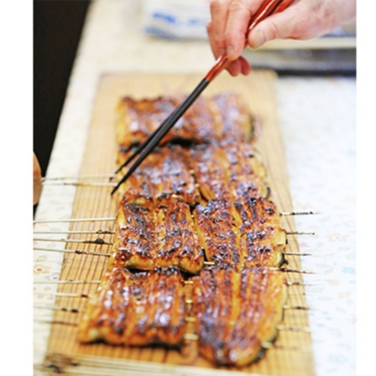 国産うなぎ関東風蒲焼き・白焼き食べ比べセット 計 約260g 職人による手焼き　冷凍真空パックでお届け！ SWAW002